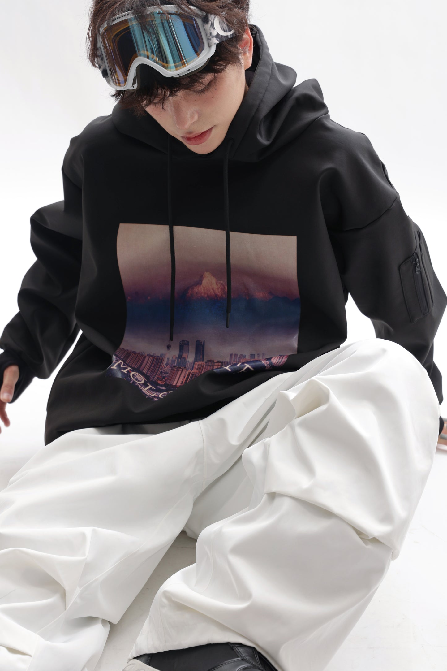 SNOW MOUNTAIN PRINT SNOW HOODIE